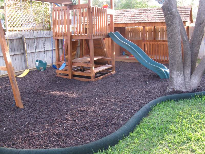 Is Rubber Mulch Safe For Dogs, Is Rubber Mulch Safe For Landscaping