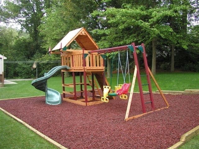 Playground Rubber Mulch Shredded, What Is The Best Wood Mulch For Playgrounds